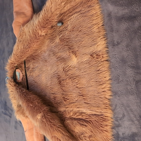 Novelti| Tan Brown Camel Toned Faux Fur Afghan Coat Button Up with Pockets - Picture 13 of 16